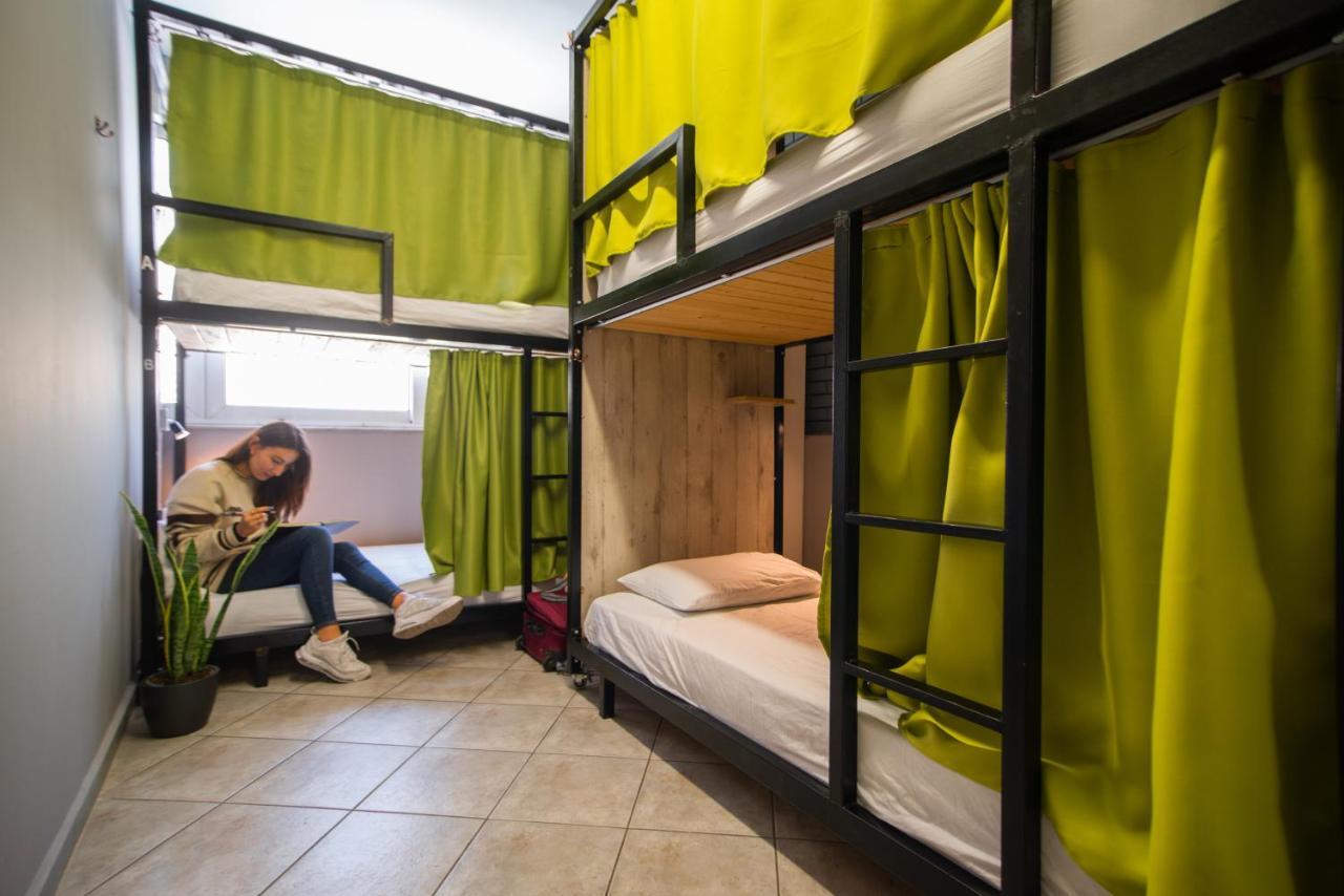 Bed 8-Bed Mixed Dormitory Room