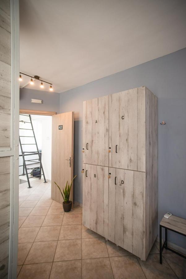 Bed 6-Bed Mixed Dormitory Room Private Terrace